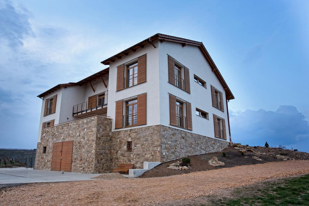 Vinarsky Penzion Strachotice Exterior photo