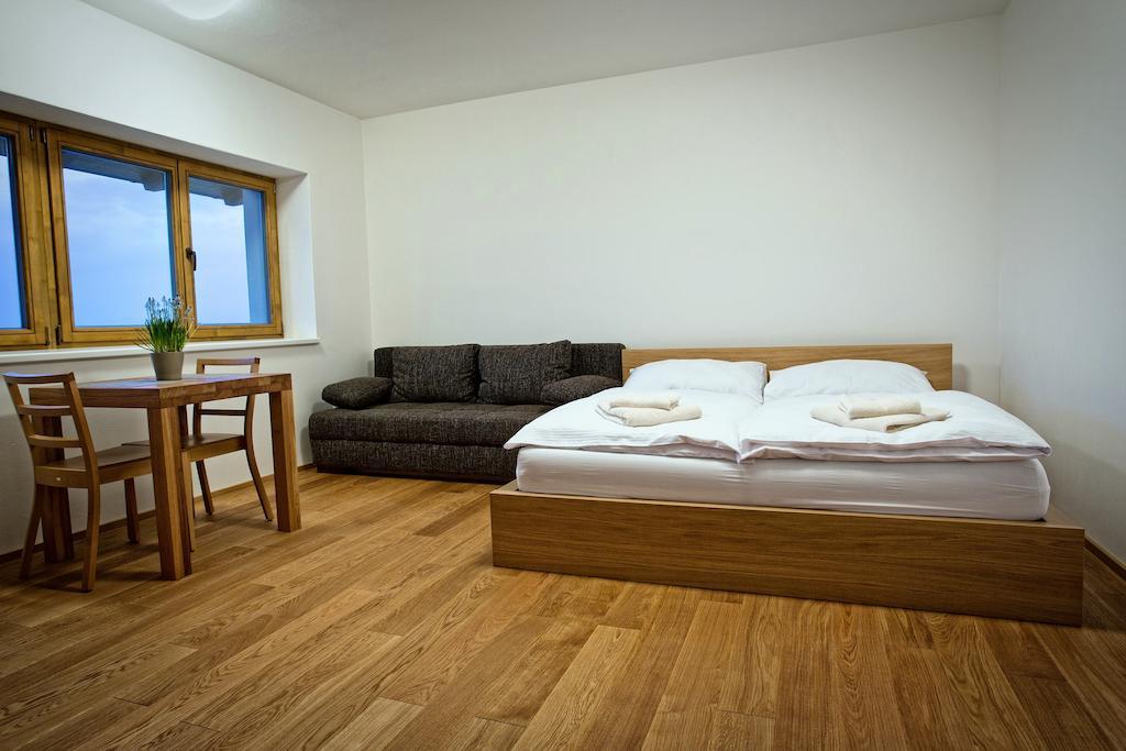 Vinarsky Penzion Strachotice Room photo